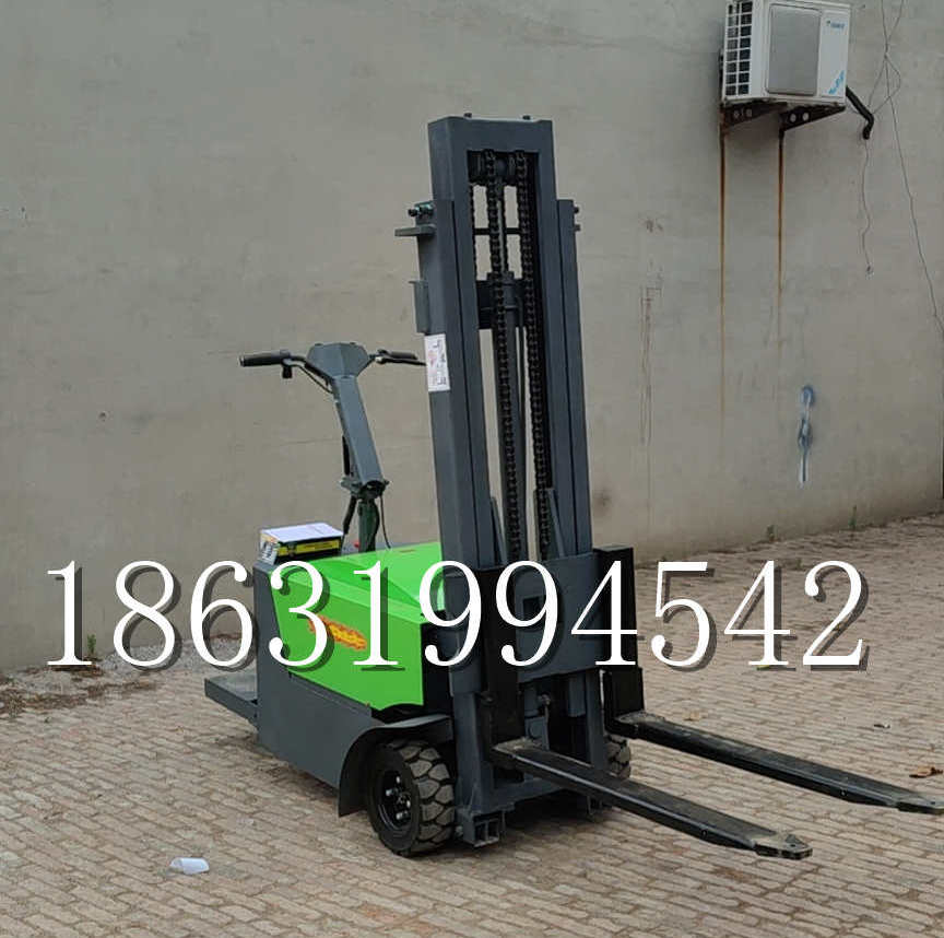 鄂州市优程全电动叉车插腿式堆高车液压装卸车1.5吨升高小型站驾式铲车